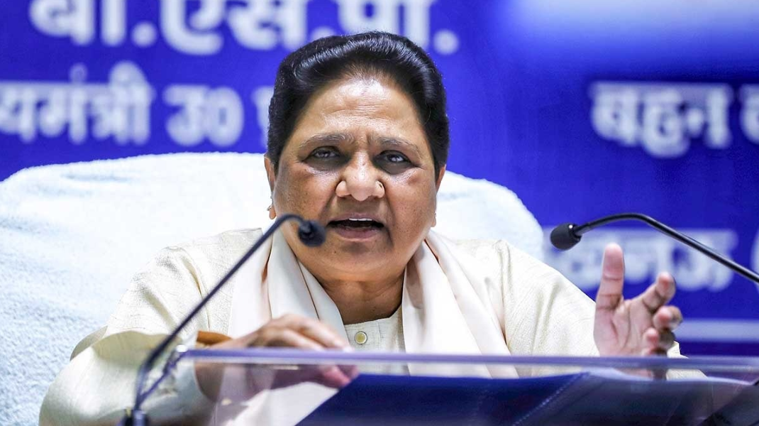 ସେଇ ମୁଖ୍ୟମନ୍ତ୍ରୀ ଯିଏ ଘରୁ ବାହାରିବା ଆଗରୁ ଧୁଆ ହେଉଥିଲା ରାସ୍ତା !
